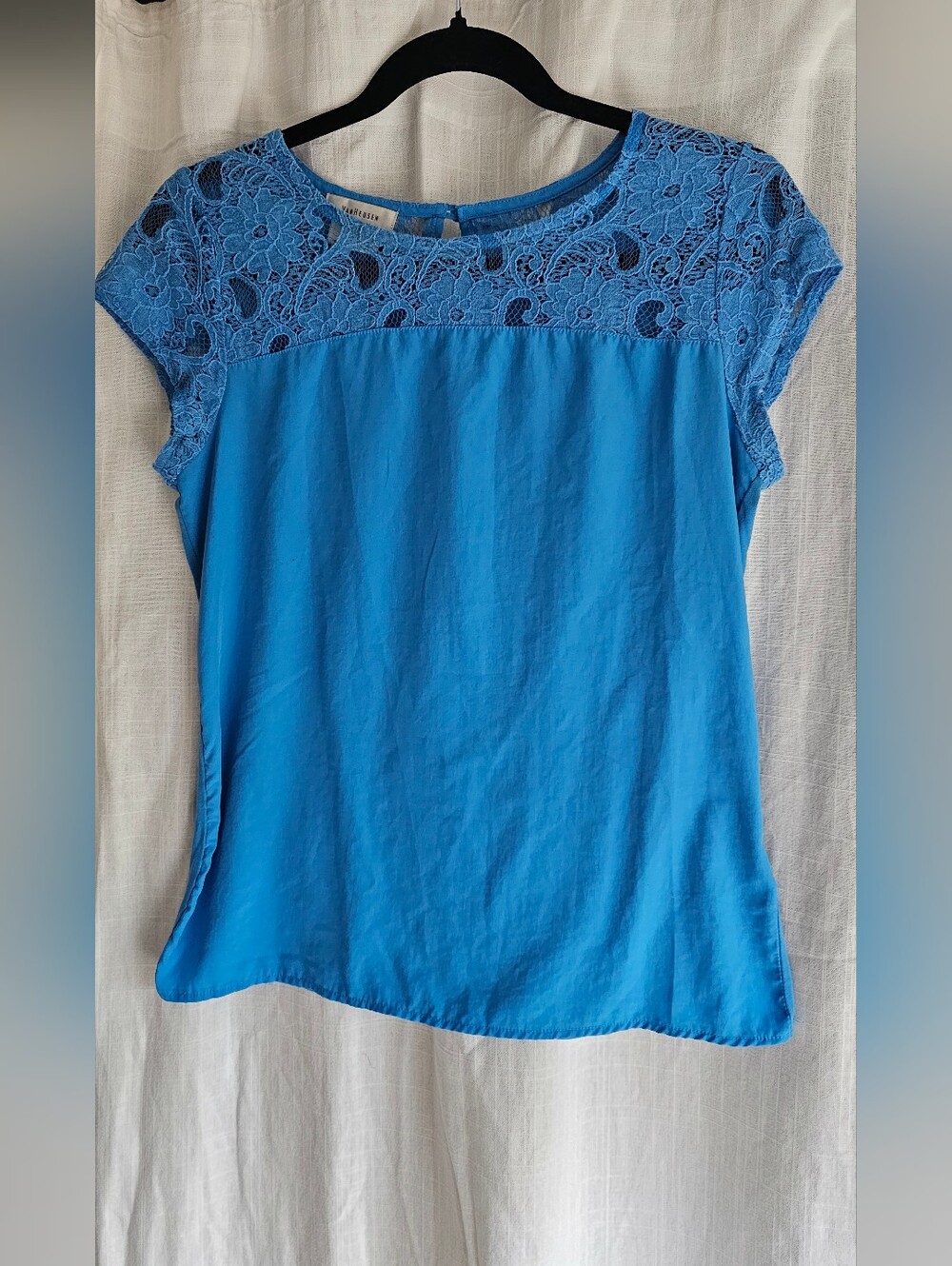 Van Heusen Blue Lace Yoke Cap Sleeve Women's Top